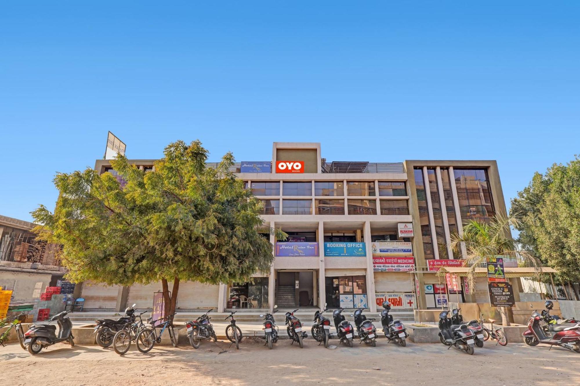 Fabhotel Relax Gandhinagar Exterior photo